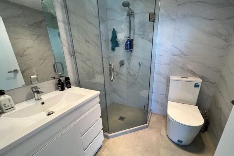 Photo of property in 3/60 Highland Drive, Highland Park, Auckland, 2010