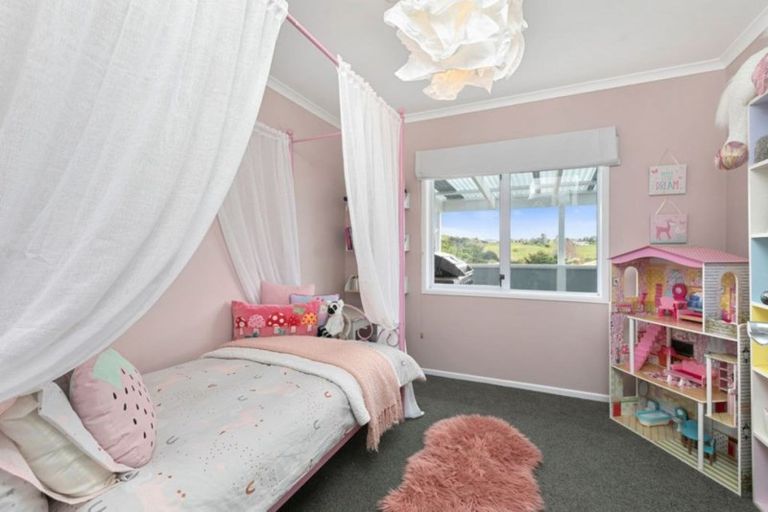 Photo of property in 38 Lysaght Place, Welcome Bay, Tauranga, 3112