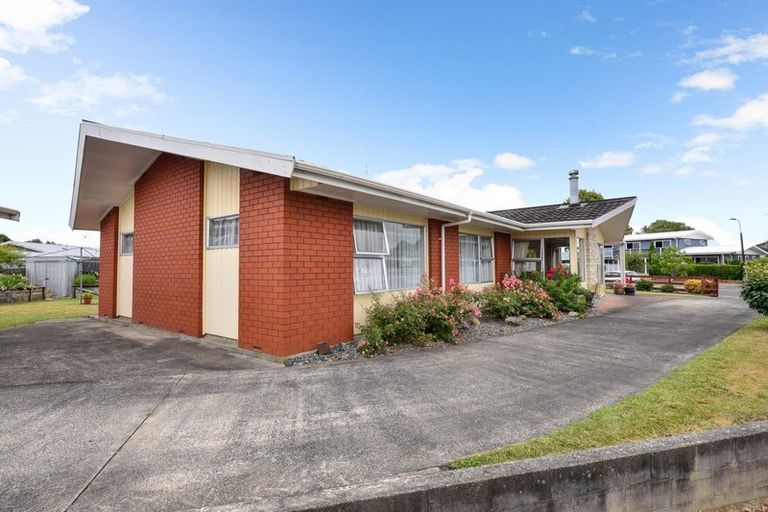 Photo of property in 4 Morrow Avenue, St Andrews, Hamilton, 3200
