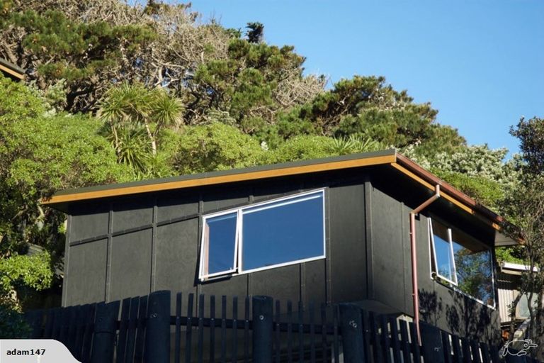 Photo of property in 203 Houghton Bay Road, Houghton Bay, Wellington, 6023