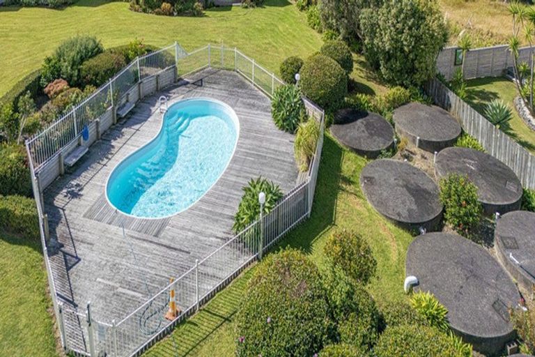 Photo of property in 894 Whangaparaoa Road, Manly, Whangaparaoa, 0930