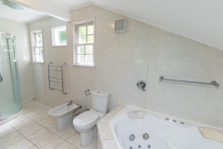 Photo of property in 13 David Crescent, Karori, Wellington, 6012