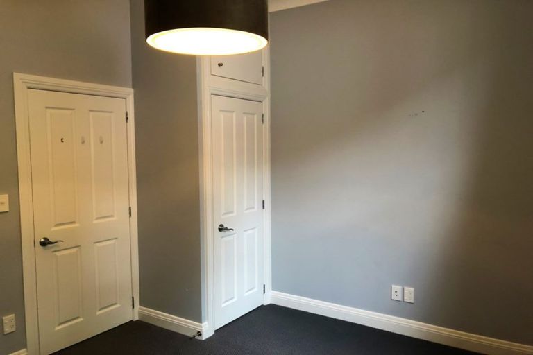 Photo of property in 30b Sutherland Crescent, Melrose, Wellington, 6023