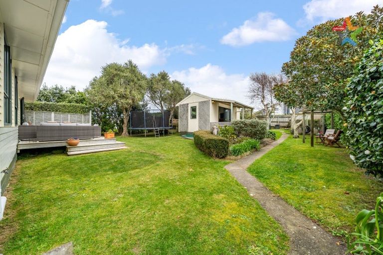 Photo of property in 22 Waiuta Street, Titahi Bay, Porirua, 5022