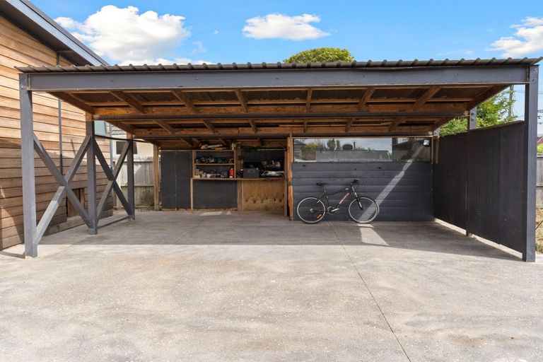 Photo of property in 18 Pembroke Street, Avondale, Christchurch, 8061