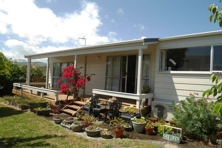 Photo of property in 38 Rosewood Place, Paraparaumu, 5032