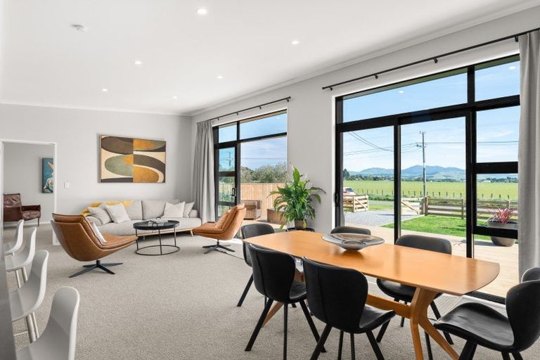 Photo of property in 27 Ferry Road, Martinborough, 5711