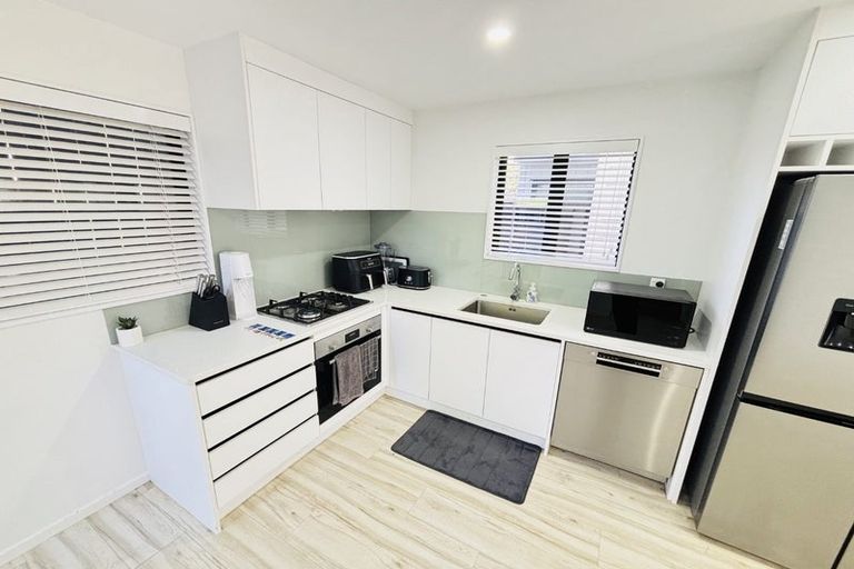 Photo of property in 19c Farwood Drive, Henderson, Auckland, 0612