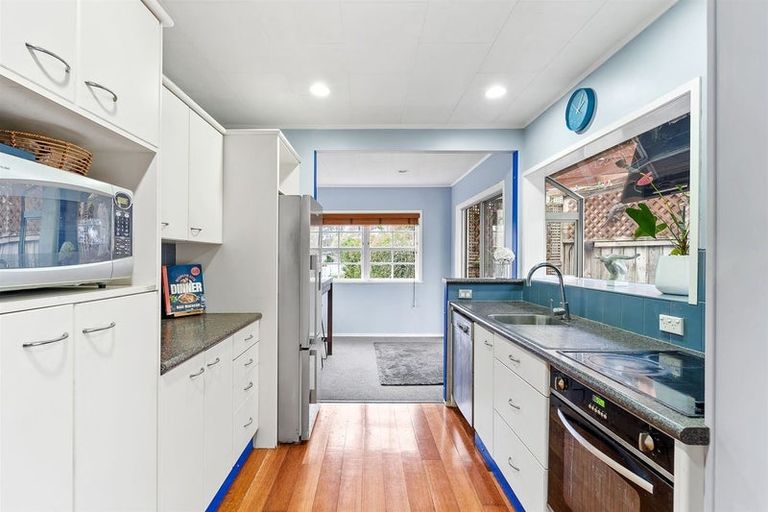 Photo of property in 43 Cranston Street, Torbay, Auckland, 0632