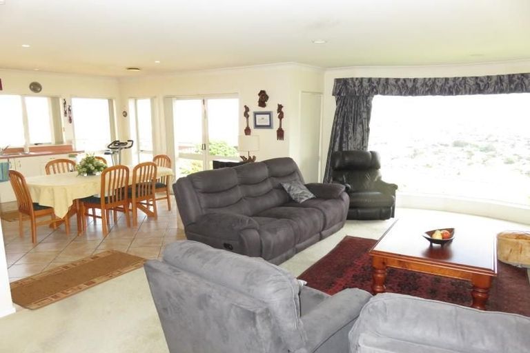 Photo of property in 16 Imran Terrace, Khandallah, Wellington, 6035