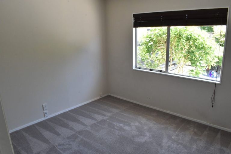 Photo of property in 2/20 Northcote Road, Takapuna, Auckland, 0622