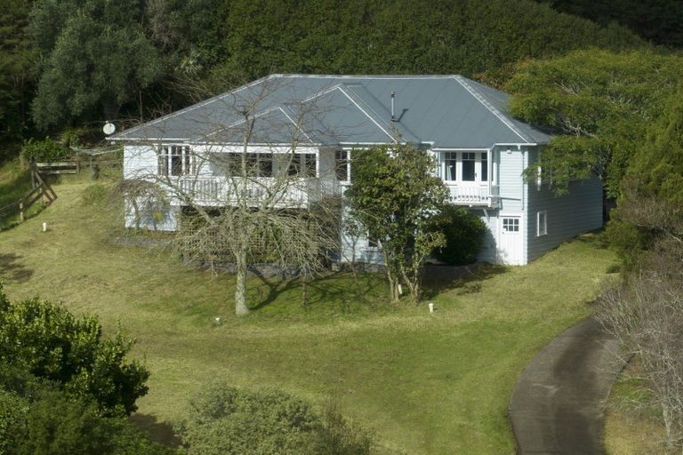 Photo of property in 201 Kaipara Road, Papakura, 2582