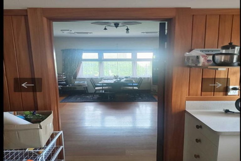 Photo of property in 28 Rangitane Street, Palmerston North, 4414