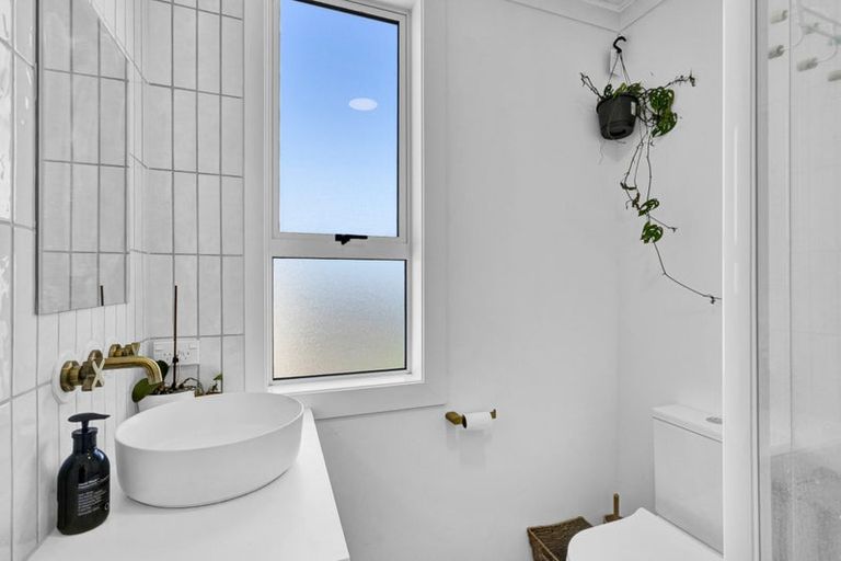 Photo of property in 452 Saint Aubyn Street, Moturoa, New Plymouth, 4310