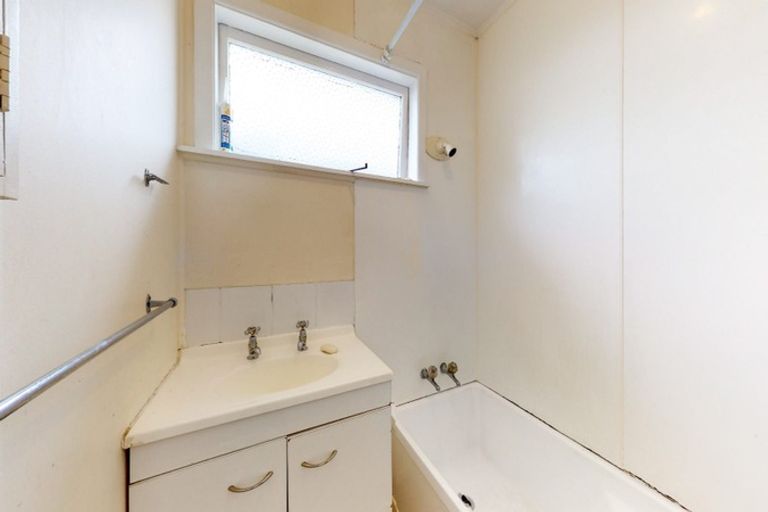 Photo of property in 10 Bythell Street, Wainuiomata, Lower Hutt, 5014