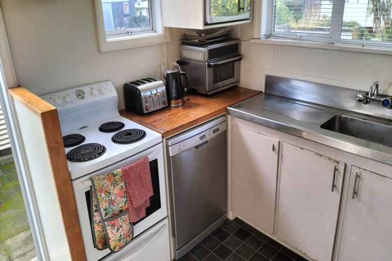 Photo of property in 168 Molesworth Street, New Plymouth, 4312