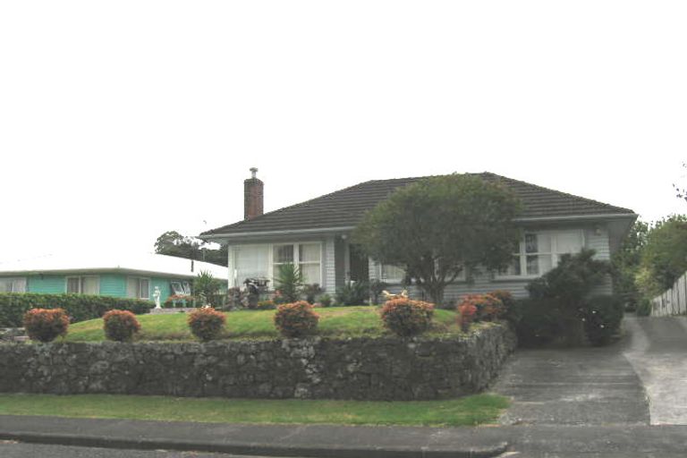 Photo of property in 1/2 Fuchsia Place, Birkdale, Auckland, 0626