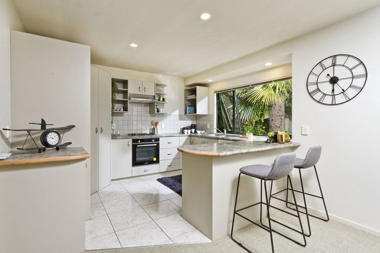 Photo of property in 2/29 John Court Street, Birkenhead, Auckland, 0626