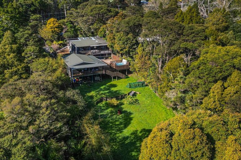 Photo of property in 1/757 West Coast Road, Oratia, Auckland, 0604