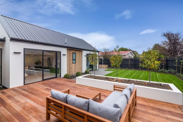 Photo of property in 43 Chepstow Avenue, Fendalton, Christchurch, 8052