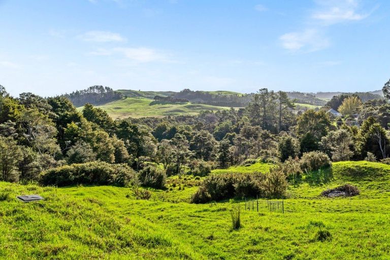 Photo of property in 51 Sterling Road, Paparoa, 0571