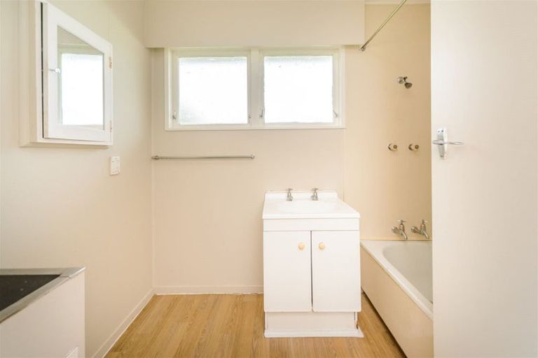 Photo of property in 2 Leslie Avenue, Cloverlea, Palmerston North, 4412