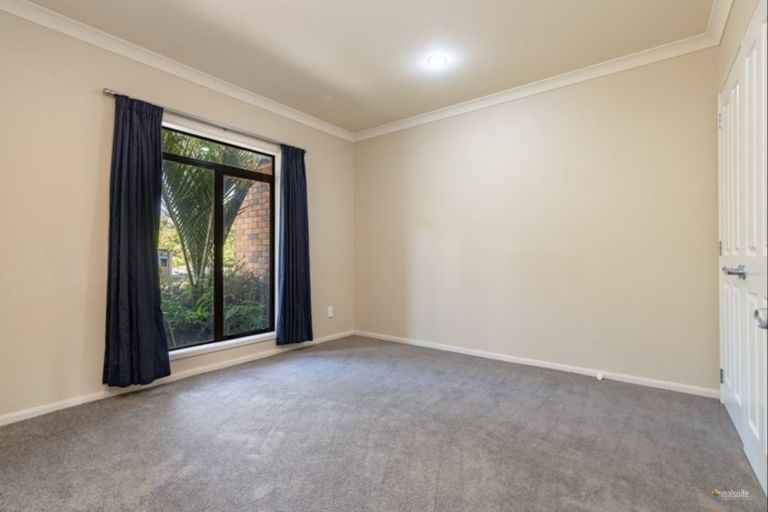 Photo of property in 70 Mount Marua Way, Timberlea, Upper Hutt, 5018