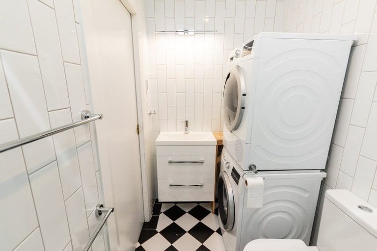 Photo of property in 2/139 Wadestown Road, Wadestown, Wellington, 6012