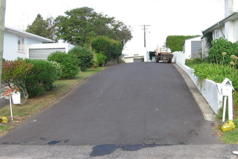 Photo of property in 43 Glen Marine Parade, Glendene, Auckland, 0602