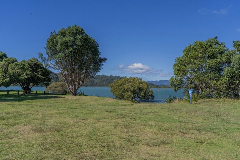 Photo of property in 75 Robinson Road, Whitianga, 3510