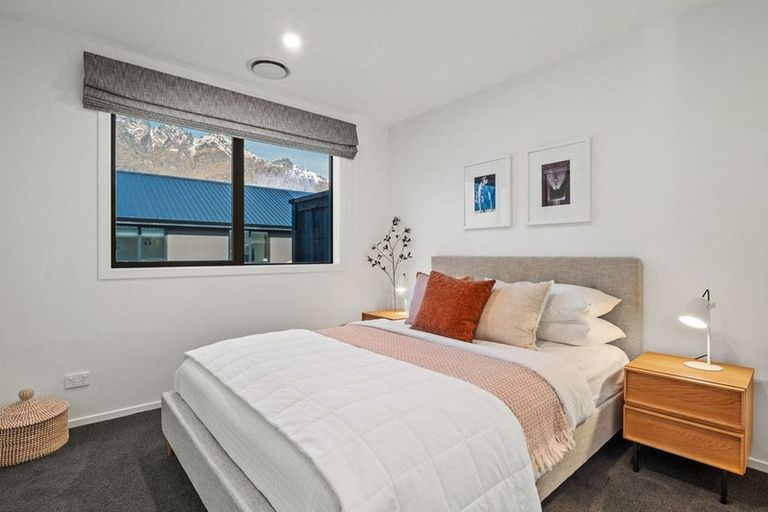 Photo of property in 37 Barn Road, Jacks Point, 9371