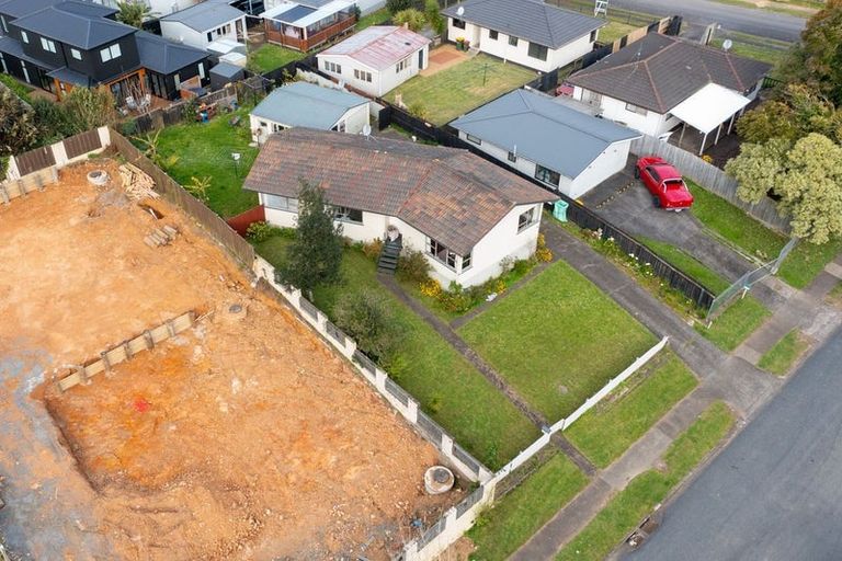 Photo of property in 16 Volante Avenue, Wattle Downs, Auckland, 2103