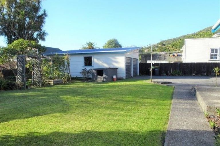 Photo of property in 12 Perotti Street, Greymouth, 7805