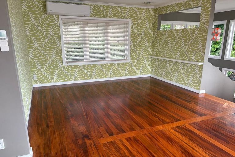 Photo of property in 124 Whangaparaoa Road, Red Beach, 0932