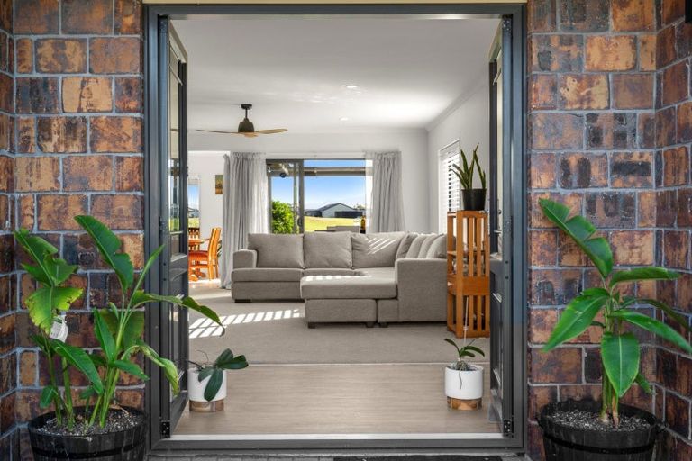 Photo of property in 21 Nicole Place, Papamoa Beach, Papamoa, 3118