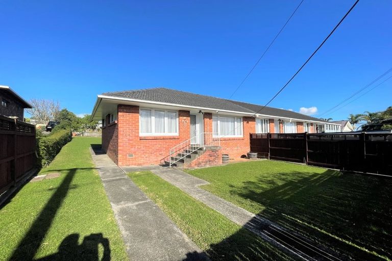 Photo of property in 1/4a Corrella Road, Belmont, Auckland, 0622