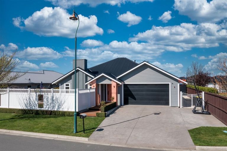 Photo of property in 17 Pimlico Place, Rangiora, 7400