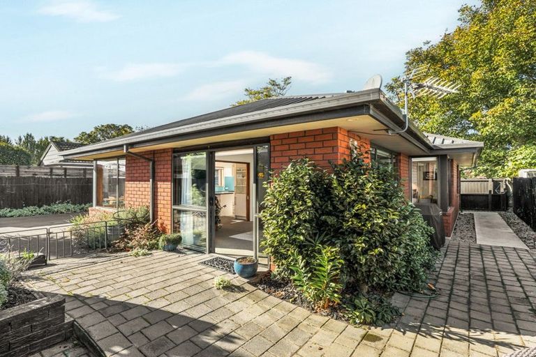 Photo of property in 2/30 Jennifer Street, Bryndwr, Christchurch, 8053