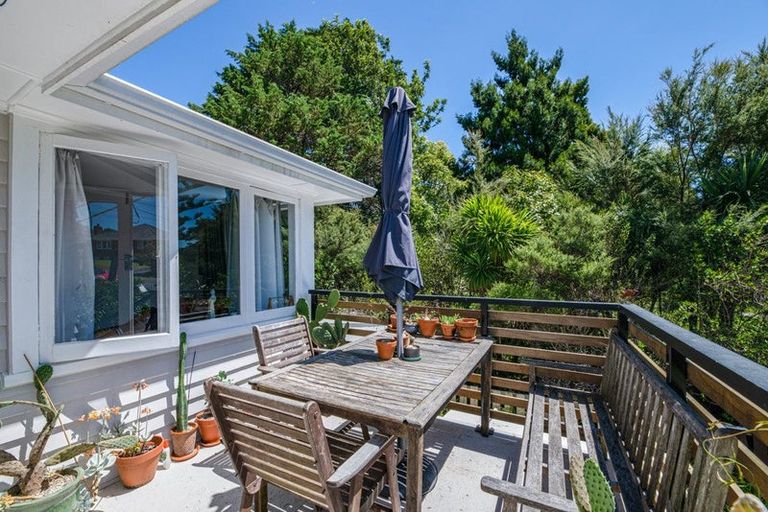 Photo of property in 70 Savoy Road, Glen Eden, Auckland, 0602