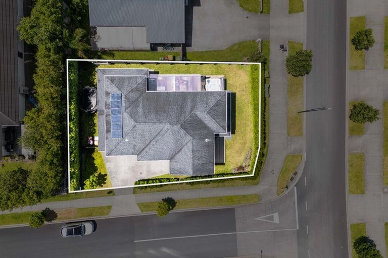 Photo of property in 2 Boocock Crescent, Orewa, 0931