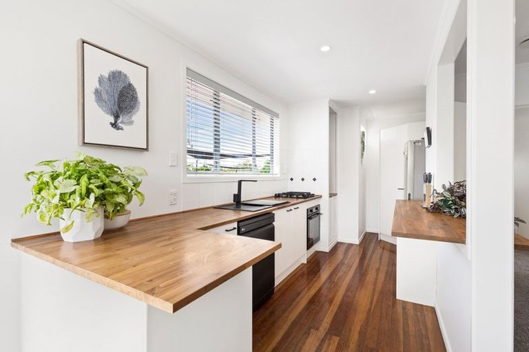 Photo of property in 1/19 Tramway Road, Beach Haven, Auckland, 0626