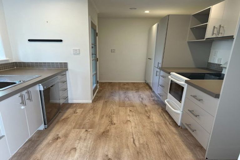 Photo of property in 40 Trinidad Road, Sunnynook, Auckland, 0620