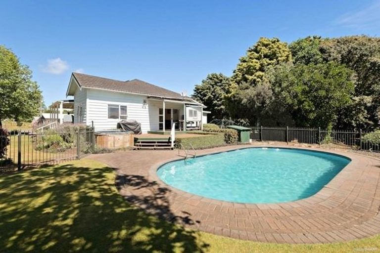Photo of property in 86 Hull Road, Waiuku, 2682