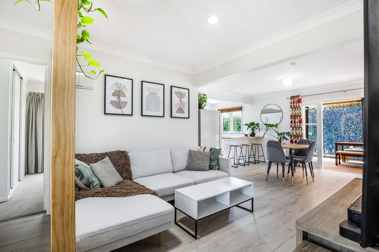 Photo of property in 1b Titoki Street, Te Atatu Peninsula, Auckland, 0610