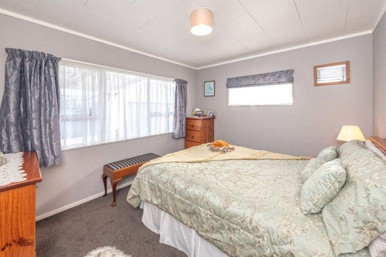 Photo of property in 32 Okiwa Terrace, Waiinu Beach, Whanganui, 4588