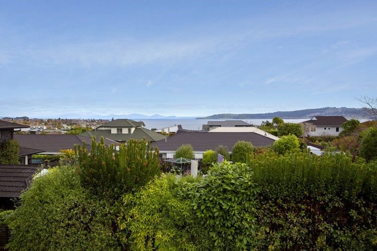 Photo of property in 38 Harvey Street, Waipahihi, Taupo, 3330