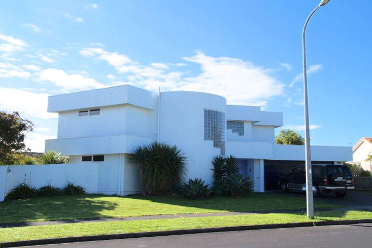 Photo of property in 35 Matterhorn Crescent, Northpark, Auckland, 2013