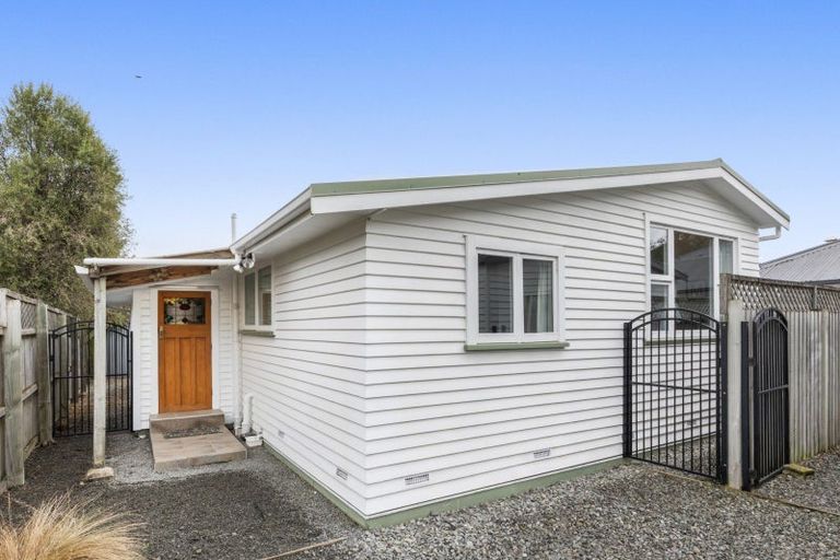 Photo of property in 14 Worsleys Road, Cracroft, Christchurch, 8025