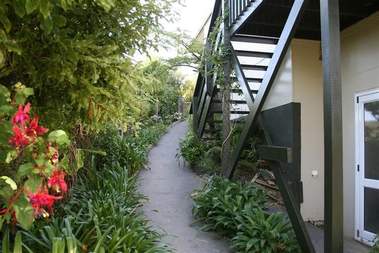 Photo of property in 1 Sasanqua Way, Crofton Downs, Wellington, 6035