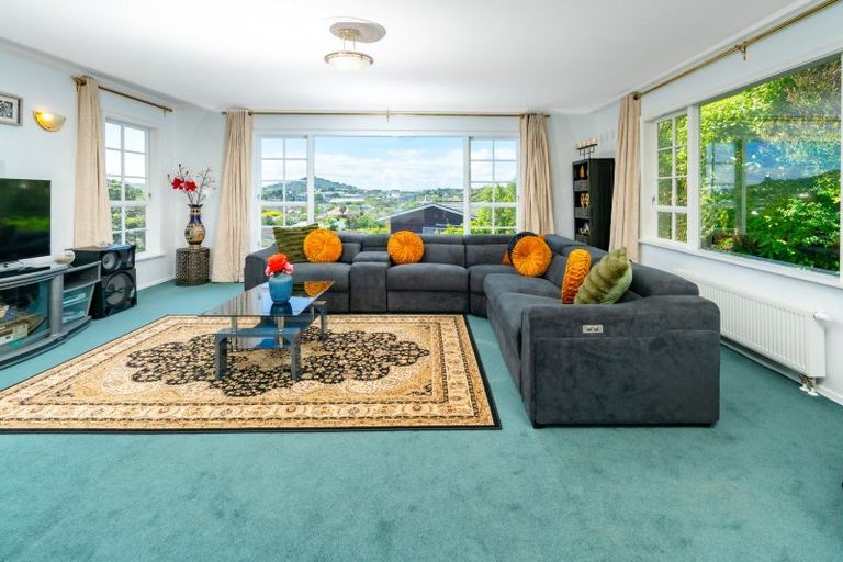 Photo of property in 8 Lethenty Way, Karori, Wellington, 6012
